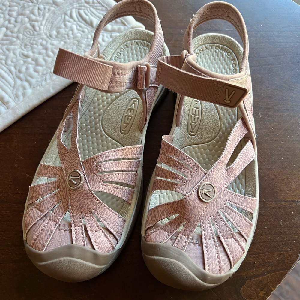 Keen sandals pink youth 5.5